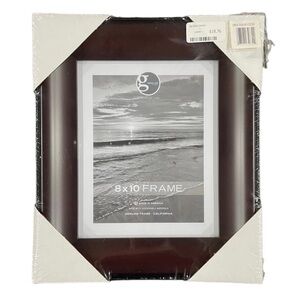 Brand New GEMLINE Cherry Wood 8 x 10 Wall Frame